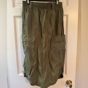 Democracy Nylon Army Green Cargo Skirt in Medium